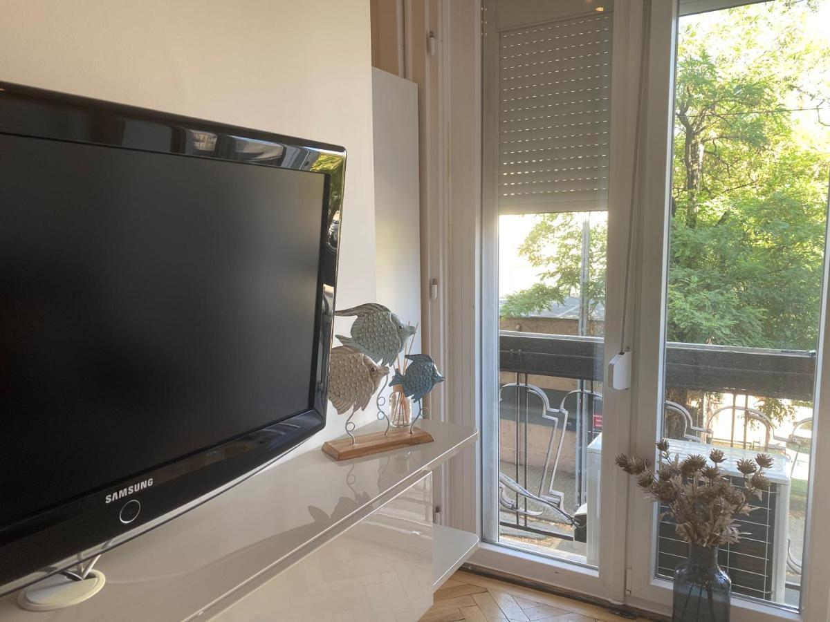 Blue Port Apartment In Ujlipotvaros With Free Parking Budapest Exteriör bild